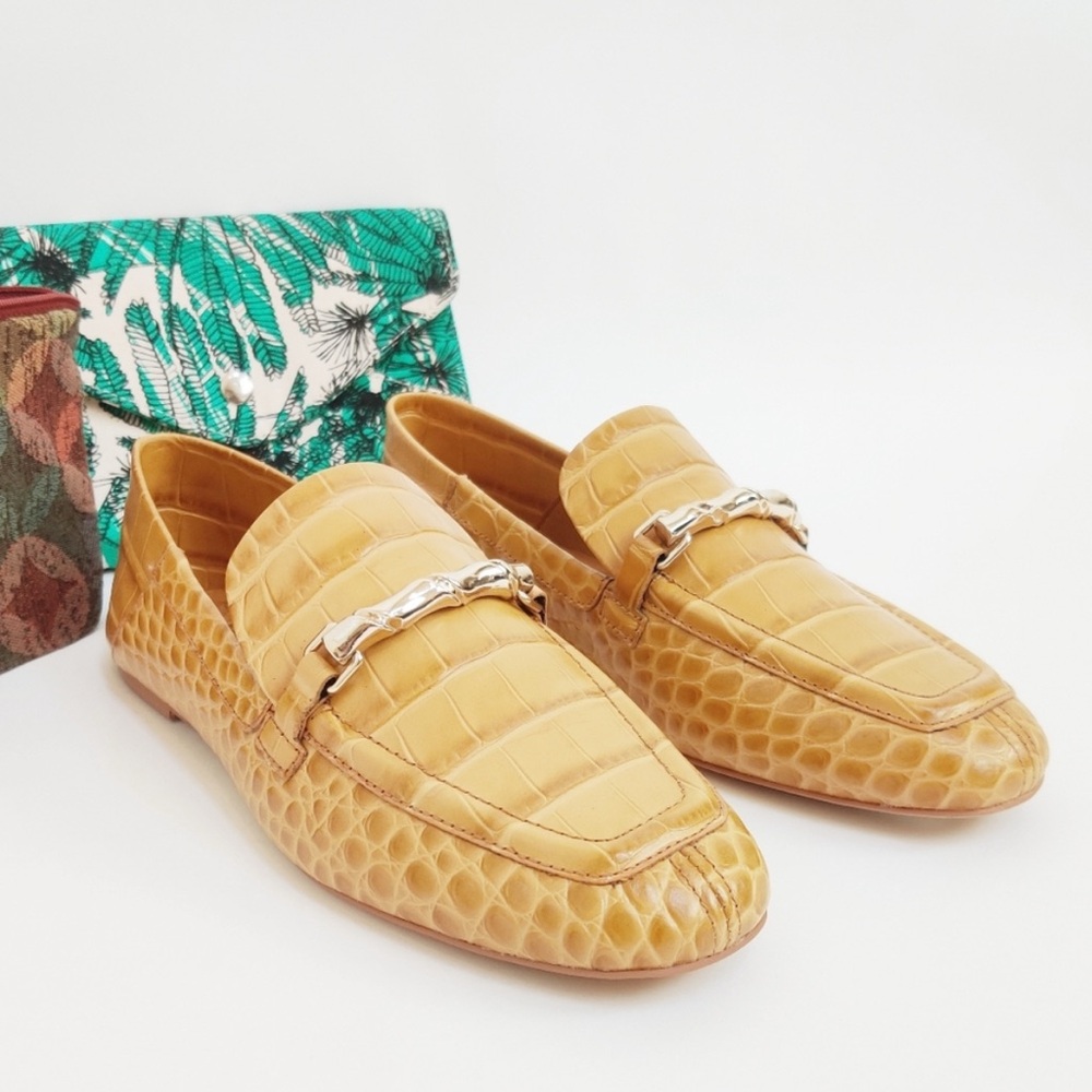 VINCE CAMUTO Size 7.5 Perenna Croc Embossed Leather Loafers 38 Caramel Brown Tan